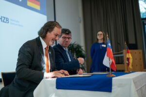 Corfo firma acuerdo con Centro de Materiales y Energía alemán para desarrollo del litio en baterías e hidrógeno verde para combustibles