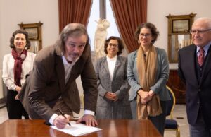 Con la firma de sus estatutos, Gobierno inició hoy la constitución del Instituto Nacional de Litio y Salares