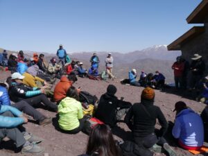 Se extienden las postulaciones para la tercera versión del curso gratuito “Iniciación al montañismo responsable” de Andes Santiago