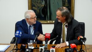 Corfo encarga a Codelco liderar proceso de negociaciones de futuros contratos de litio en el Salar de Atacama